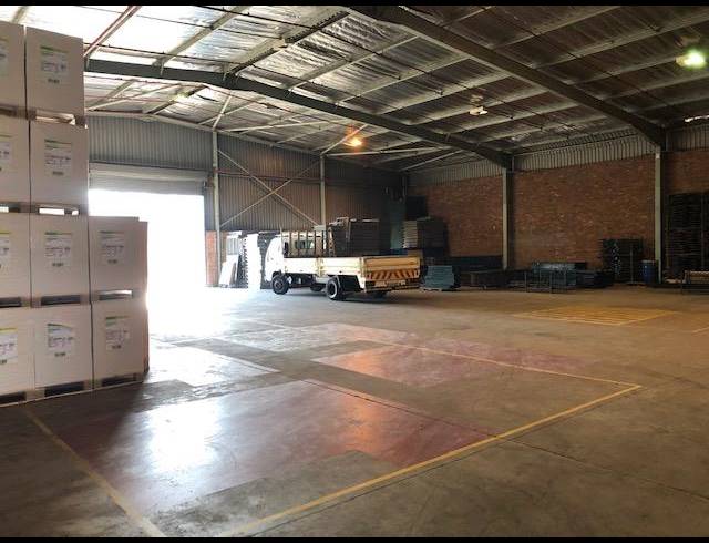 1,344M² WAREHOUSE TO LET IN SPRINGFIELD